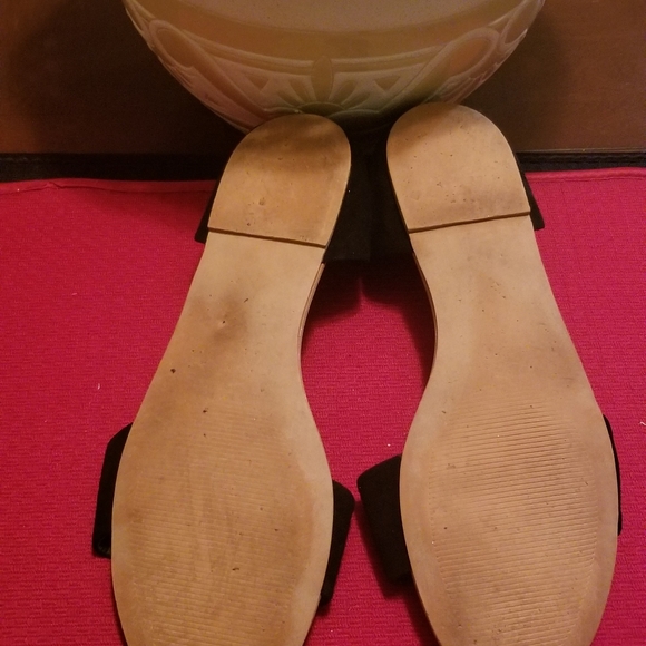 Shoes - Picture 3 of 4